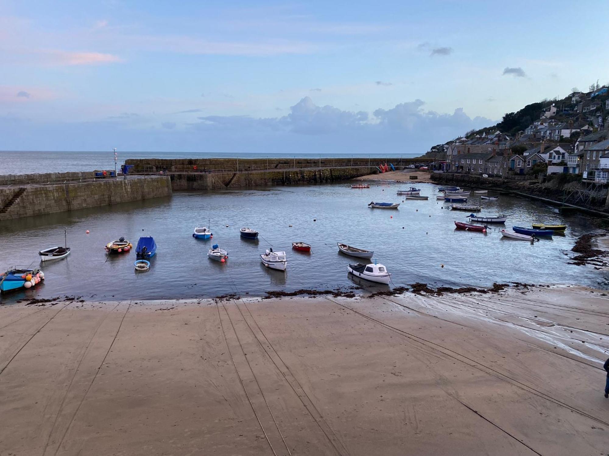The Old Gallery - Charming Coastal Escape For Two Mousehole Buitenkant foto