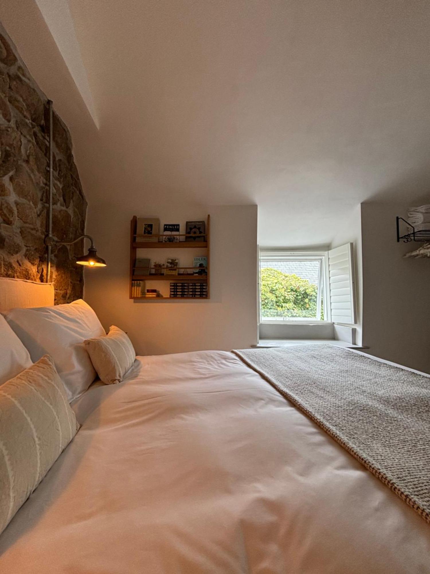 The Old Gallery - Charming Coastal Escape For Two Mousehole Buitenkant foto